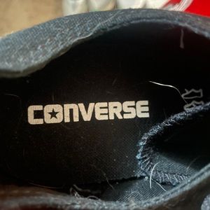 Converse men’s 8 women’s 10